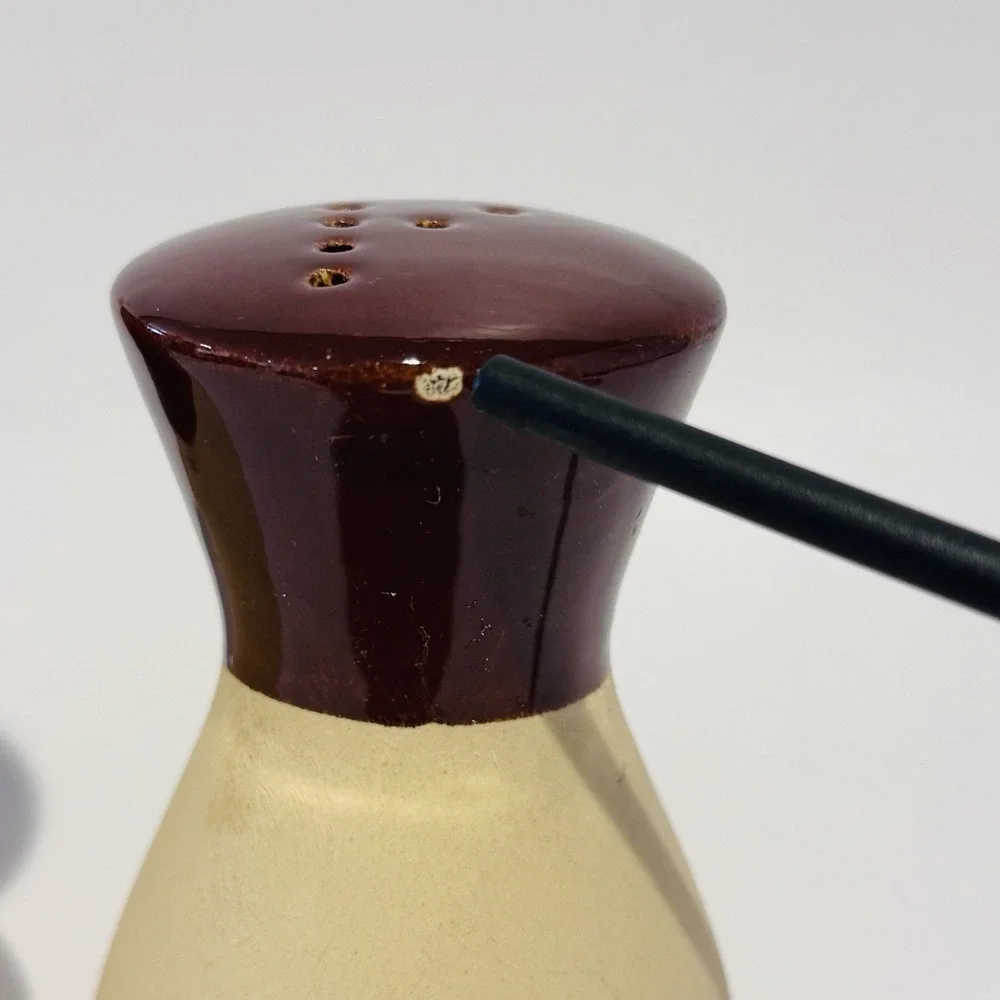 Watt Pottery Brown Bisque & Glaze Salt and Pepper Shakers‎ USA No Stoppers